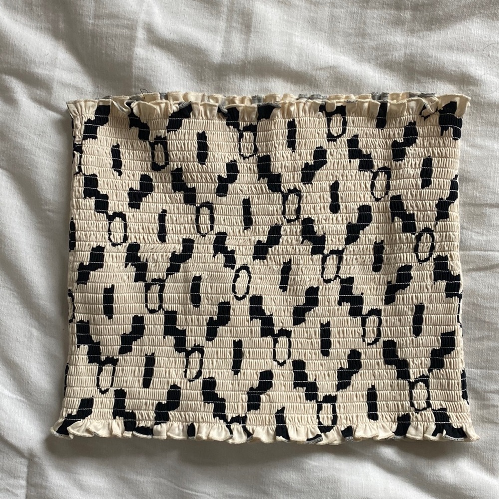 Strapless minimal top neutral